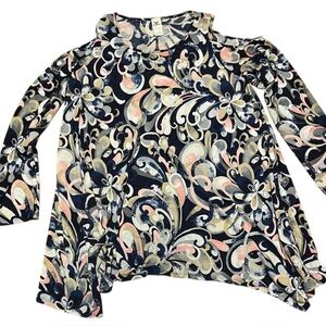 NNW Sz Large Ladies MultiColored Top with Arm Cutouts